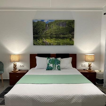 Paradise Apartments I سانتا كروز داس فلوريس المظهر الخارجي الصورة